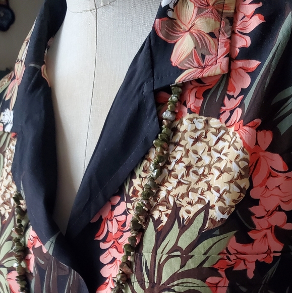 Hilo Hattie vintage Hawaiian shirt - Picture 4 of 9